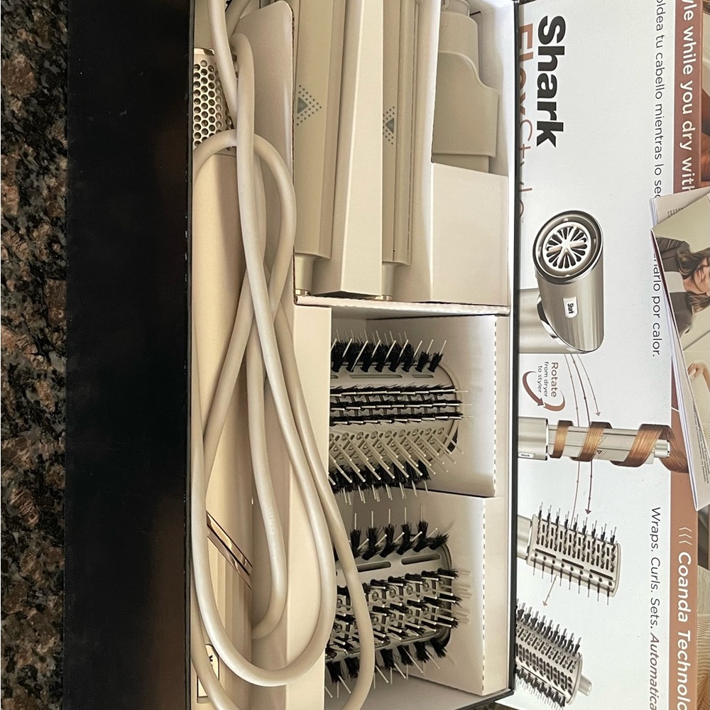 Shark flexstyle blowout hair tool